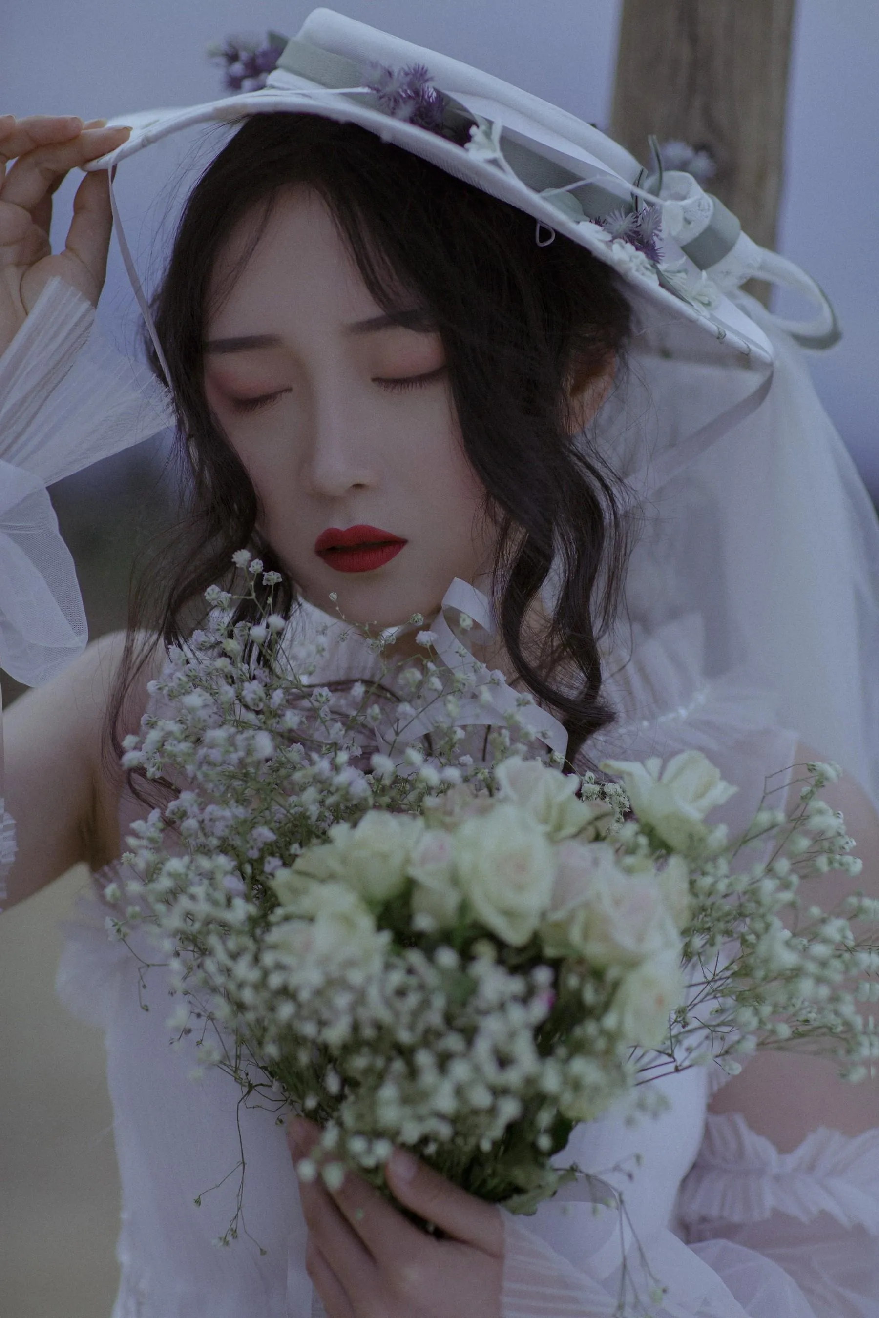 [艺图语] 2022.06.25 为自己穿一次婚纱 月下桑小川 [33P]插图